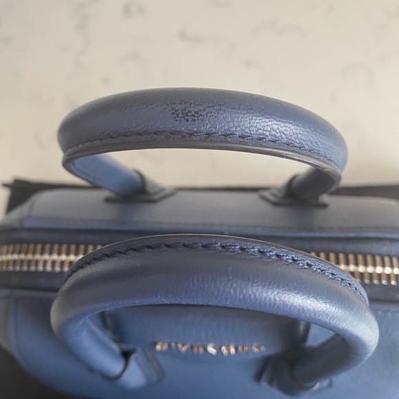 AUTHENTIC GIVENCHY MINI ANTIGONA - Picture 5 of 12